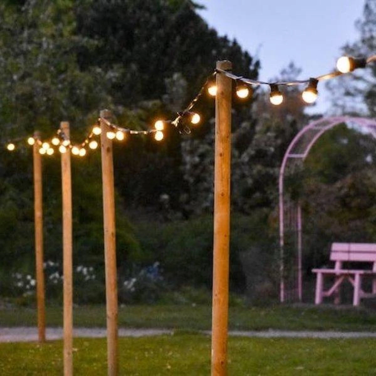 Lichtsnoer - 50 Meter Met 50 Lampen - 0,7W LEDs Op Stokjes - Kleur Van Gloeilamp (2650K) - Afbeelding 5