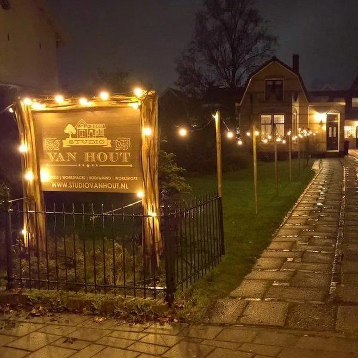 Lichtsnoer - 50 Meter Met 50 Lampen - 0,7W LEDs Op Stokjes - Kleur Van Gloeilamp (2650K) - Afbeelding 7