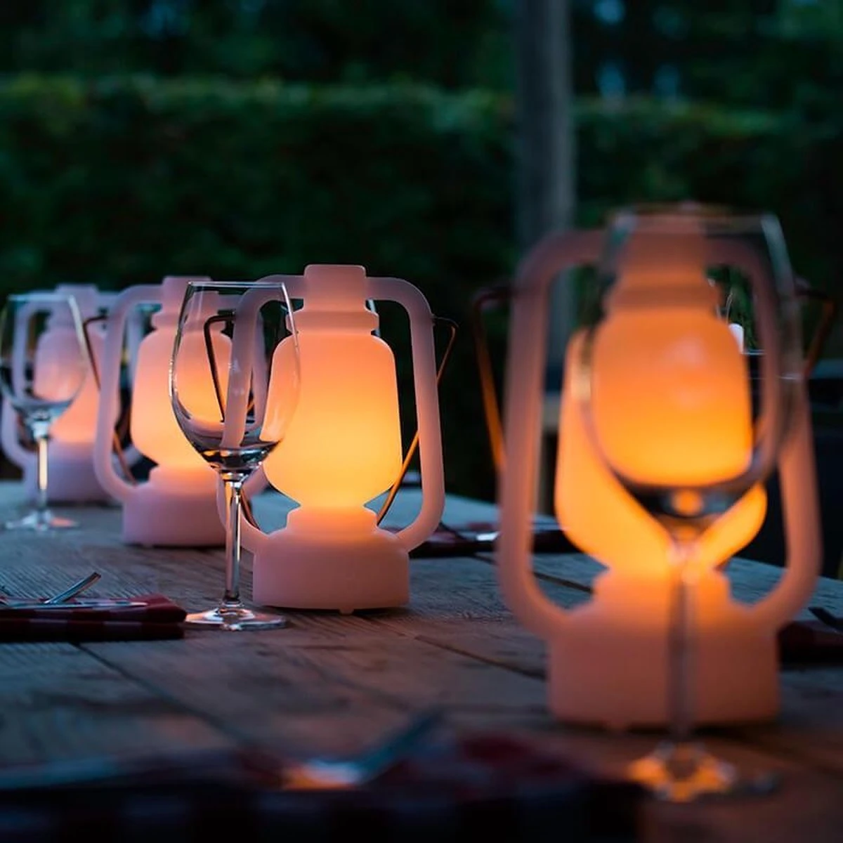 QAZQA Storm - Moderne LED Staande Buitenlamp | Staande Lamp Voor Buiten - 1 Lichts - H 220 Mm - Wit - Buitenverlichting - Afbeelding 2