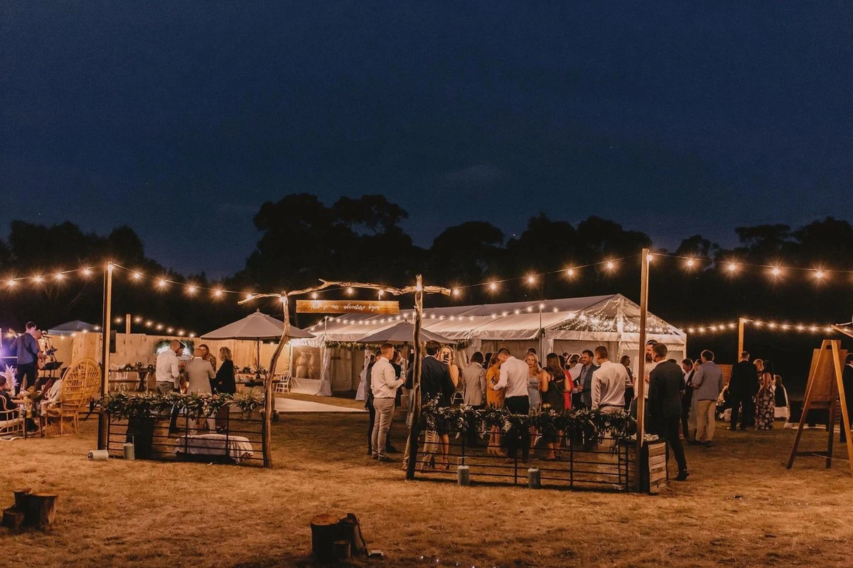 A Sunny Day Lichtsnoer Buiten - 10 Meter Inclusief 10 LED Lampen - 10 Meter Lichtsnoer Voor Buiten + 2 Meter Aansluitsnoer - Prikkabel - Priklicht - Lichtsnoer - 10 LED Lampen - E27 Fitting - Verlengbaar - Lichtsnoer Binnen - Afbeelding 7